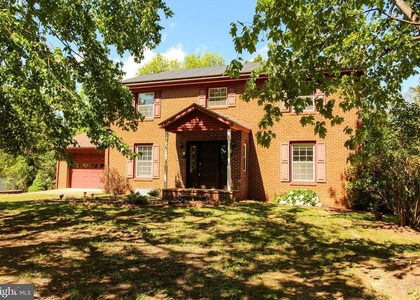 11 Hickory Lane - Photo 1