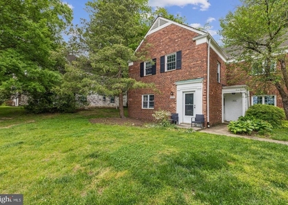 1024 Valley Drive - Photo 1