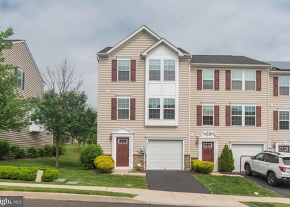 201 Susan Circle - Photo 1