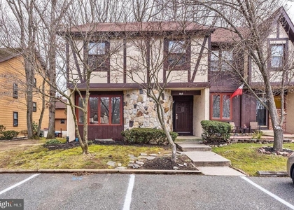 215 Keats Dr - Photo 1