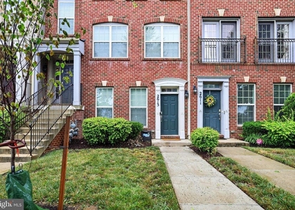 2613 Campus Way N - Photo 1