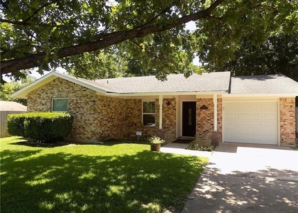 8402 Leesburg Cir - Photo 1