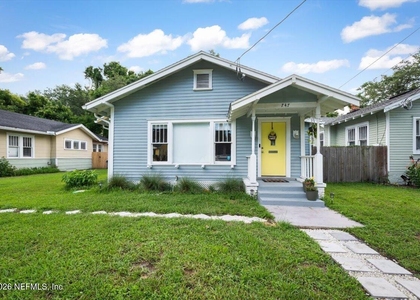 747 West Street - Photo 1