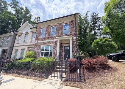 860 Westmoreland Circle Nw - Photo 1