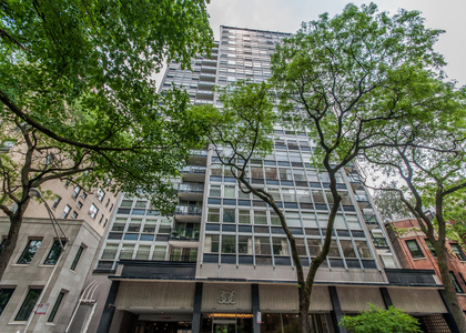 30 E Elm Street - Photo 1