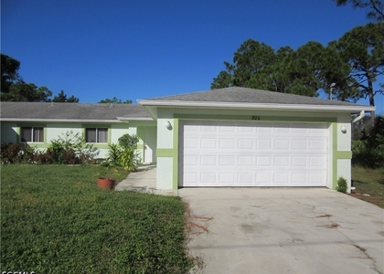 922 Eisenhower Boulevard - Photo 1