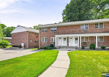 901 Washington - Photo 1