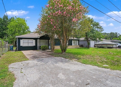 8433 Woodlyn Road - Photo 1