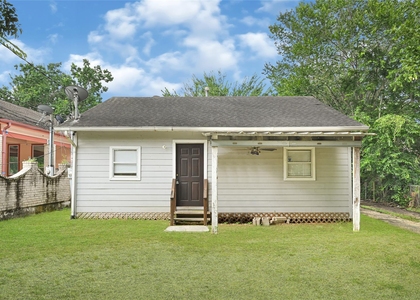 14336 Victoria Street - Photo 1