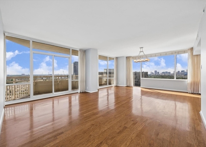 15 Greenway Plaza - Photo 1