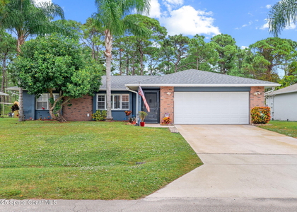 999 Emerald Road Se - Photo 1