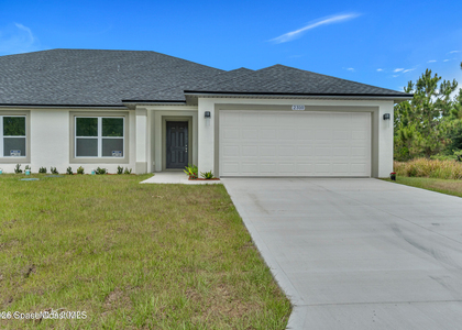 2310 Madrid Avenue Se - Photo 1