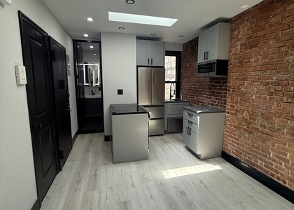 W 52nd St. - Photo 1