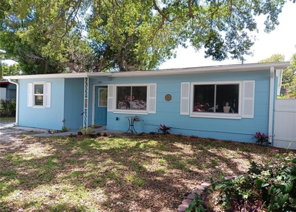 7980 52nd Street N - Photo 1