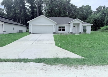2210 Se 68th Street - Photo 1