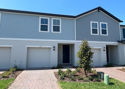 513 Legacy Loop - Photo 1