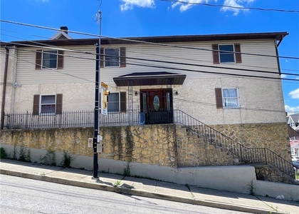 1187 E 4th Street - Photo 1