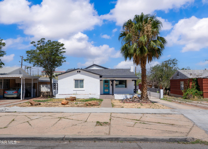3221 N Stanton Street - Photo 1