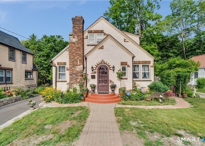 21 Elgin Avenue - Photo 1