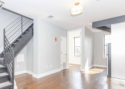 615 Gates Avenue - Photo 1
