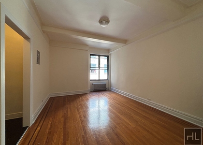 Second Avenue - Photo 1