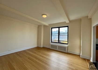 Second Avenue - Photo 1