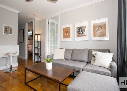 Essex Street - Photo 1