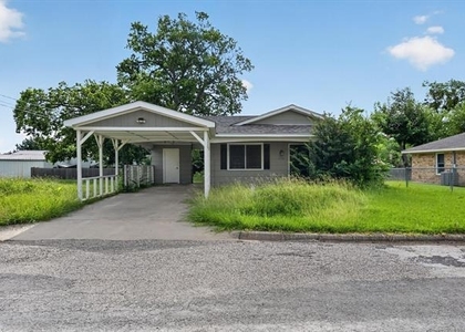 208 D Street - Photo 1