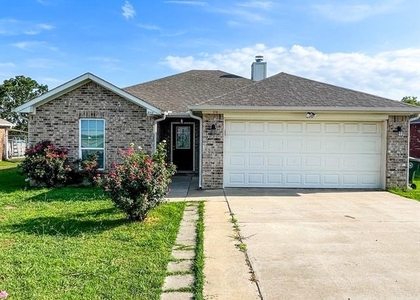210 Paschall - Photo 1