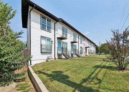321 E 8th Street - Photo 1