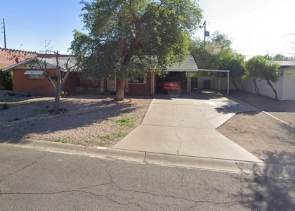 727 E Solana Drive - Photo 1
