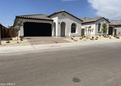 11148 W Parkway Drive - Photo 1
