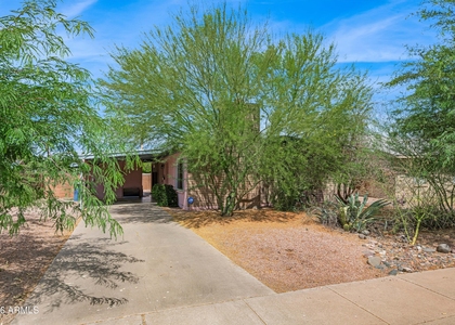 2606 S Jentilly Lane - Photo 1