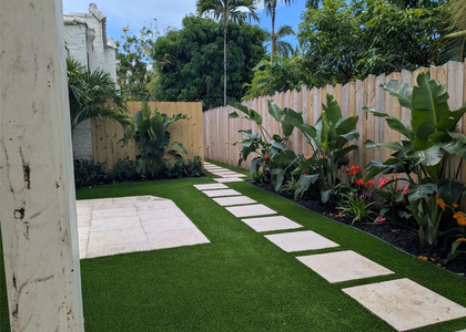 21 Se 11th Avenue - Photo 1