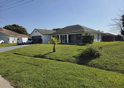 4001 Sw Winslow Street - Photo 1
