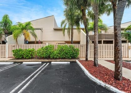 612 Executive Center Drive - Photo 1