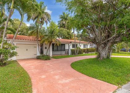 475 Ne 113th Street - Photo 1