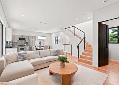 425 N Alfred - Photo 1