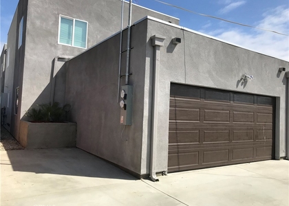 220 E 61st - Photo 1