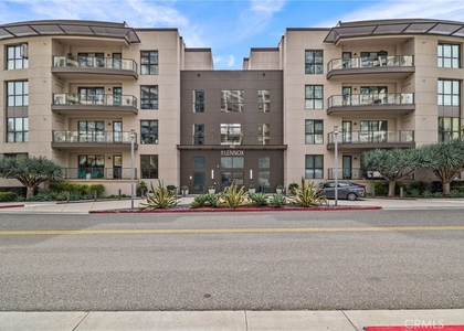 402 Rockefeller - Photo 1