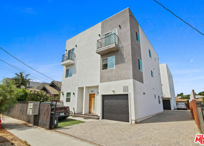 1805 S New England Street - Photo 1
