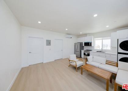 233 N Chicago Street - Photo 1