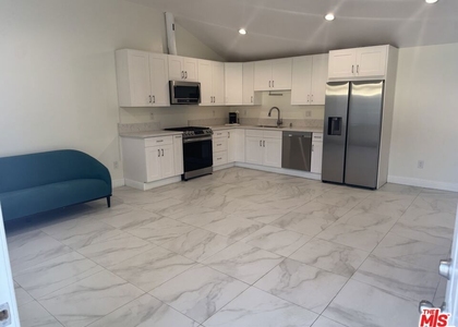 1913 Hillsboro Avenue - Photo 1