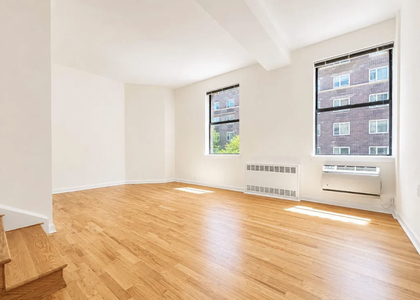 East 12th st - Photo 1