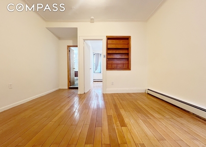 Gates Avenue - Photo 1
