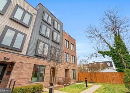 607 Slade Court - Photo 1