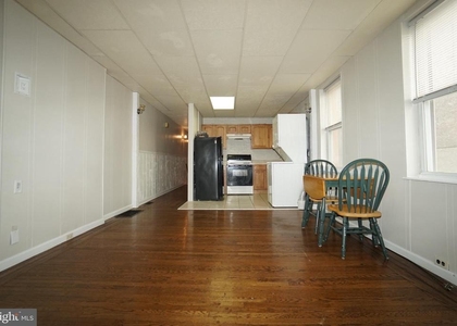 2550 E Somerset Street - Photo 1