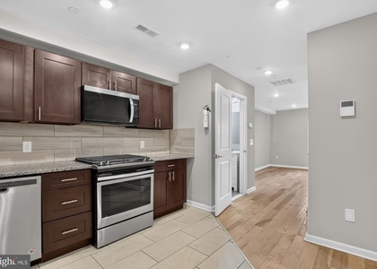 1431 Poplar Street - Photo 1