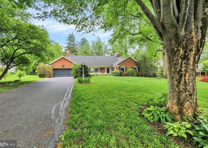1424 Center Road - Photo 1