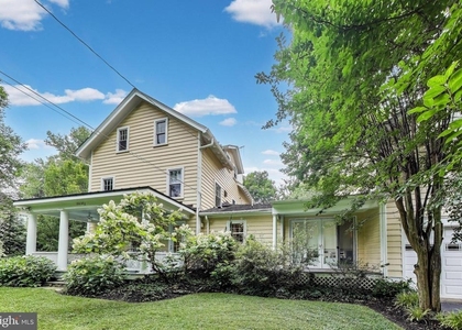 5809 Grosvenor Lane - Photo 1